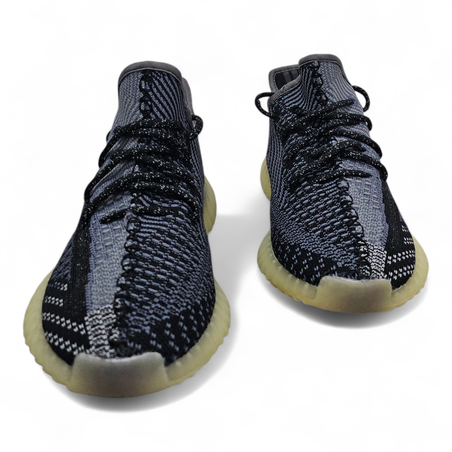 حذاء Yeezy Boost 350 لون أسود قياس 37 - الصورة 3