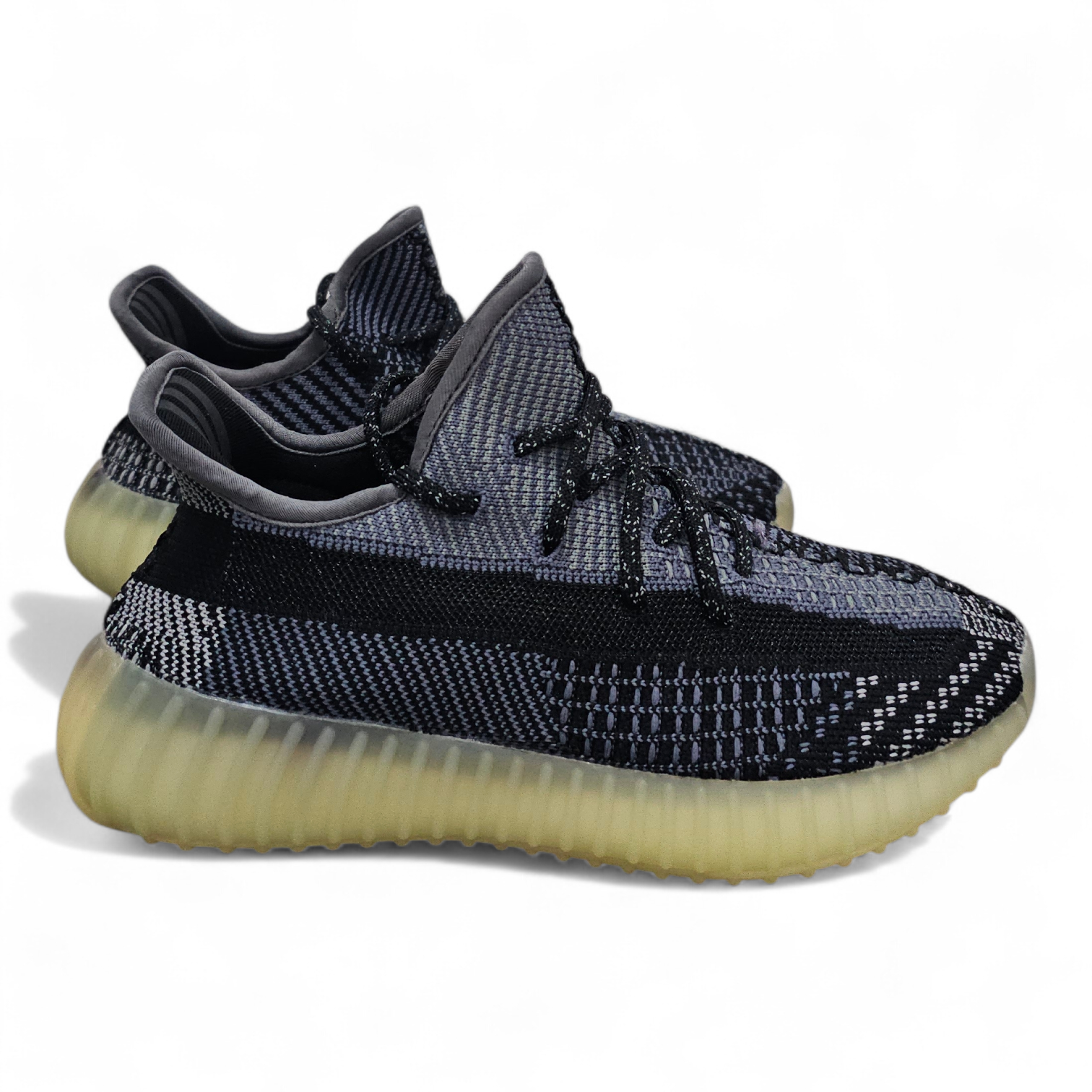 حذاء Yeezy Boost 350 لون أسود قياس 37 - الصورة 2