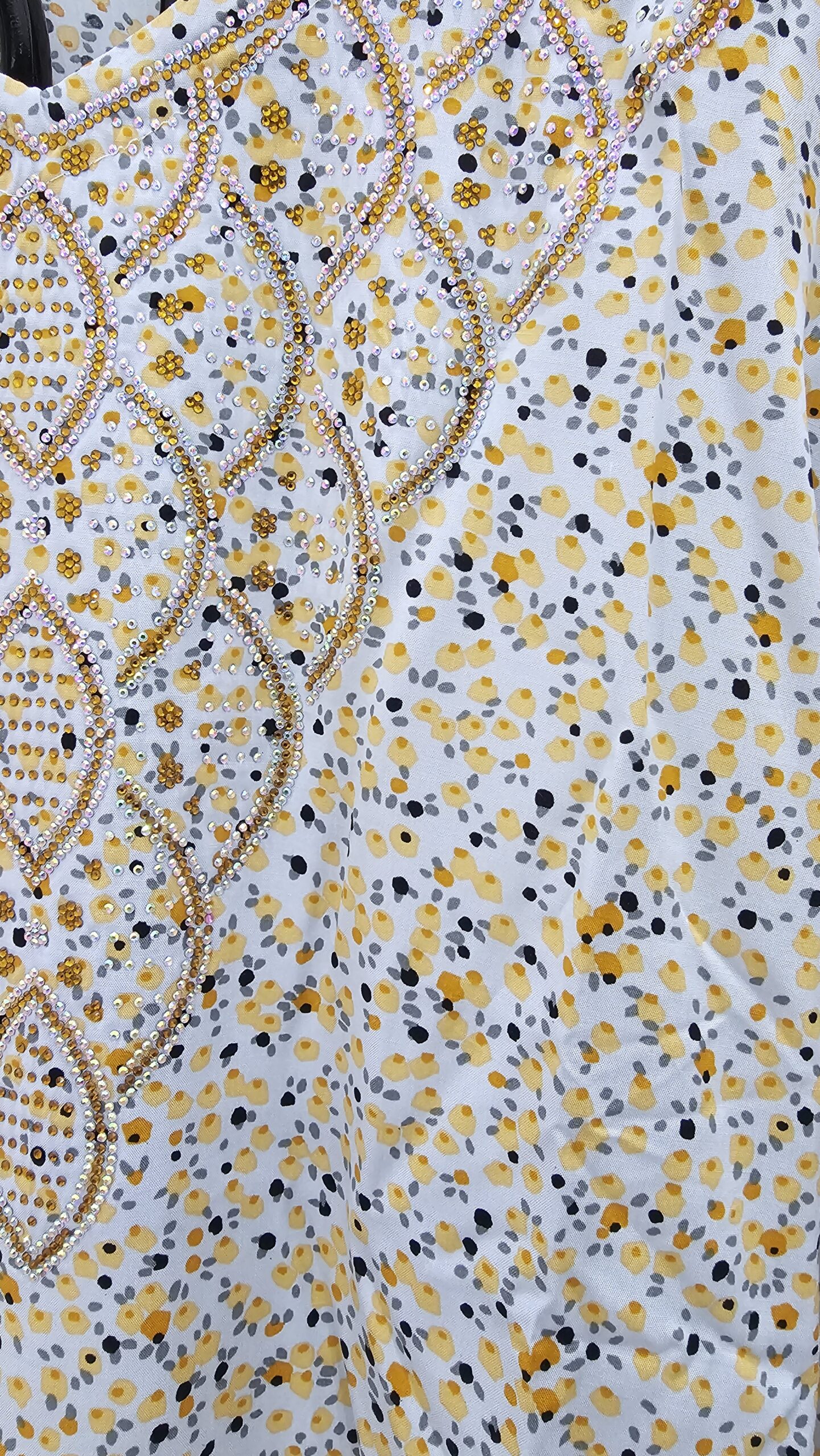 جلباب نسائي طويل مطرز بنقشة ناعمة - الصورة 6