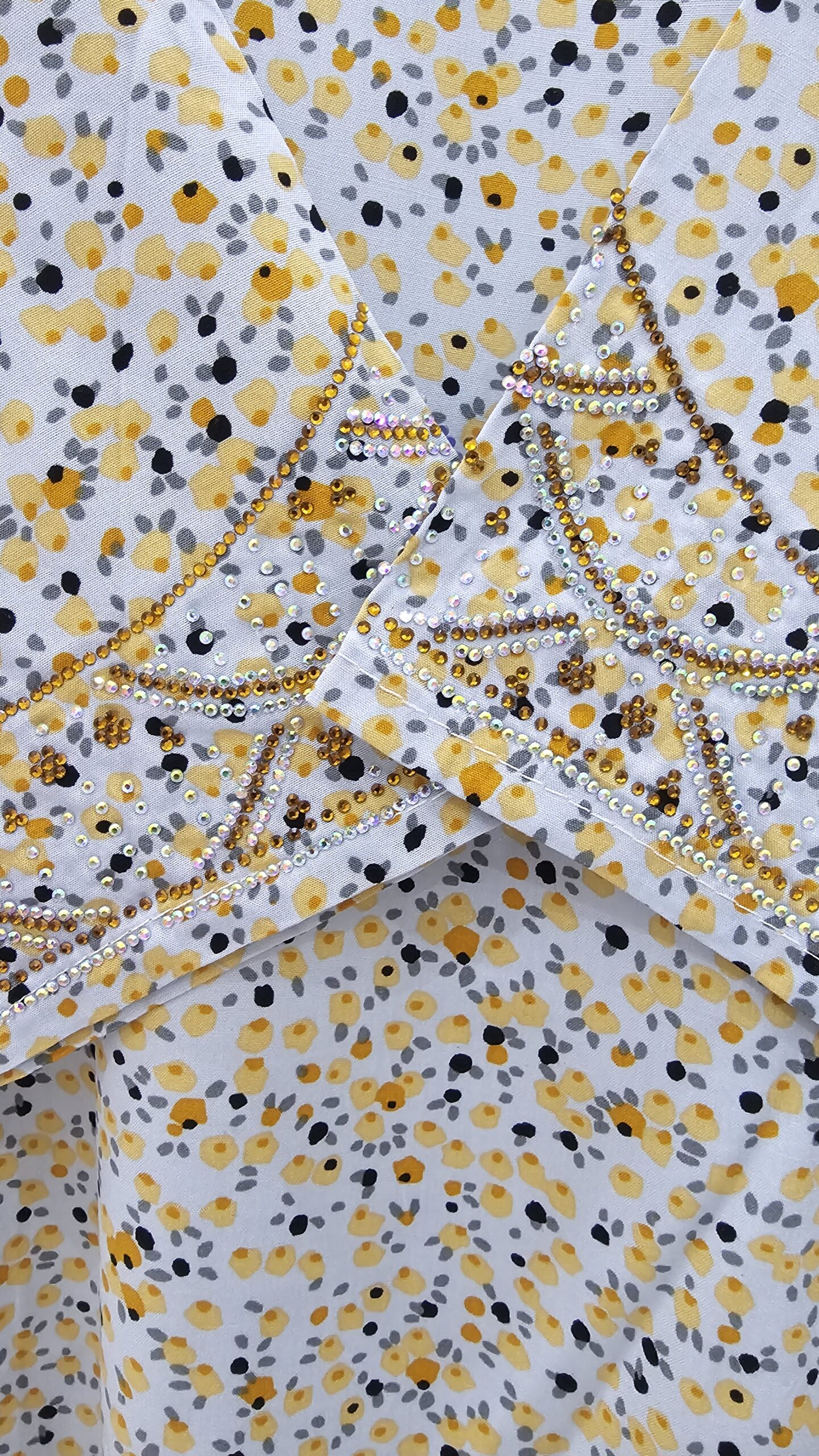 جلباب نسائي طويل مطرز بنقشة ناعمة - الصورة 3