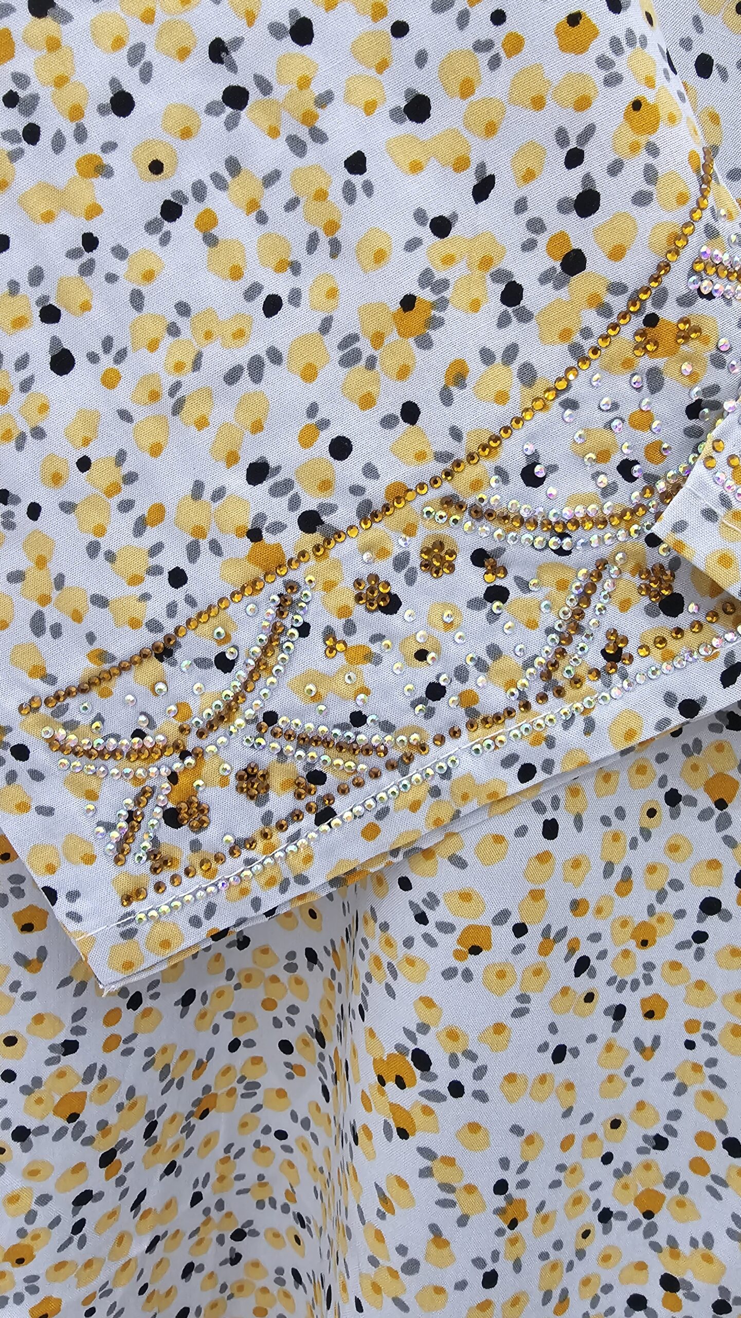 جلباب نسائي طويل مطرز بنقشة ناعمة - الصورة 2