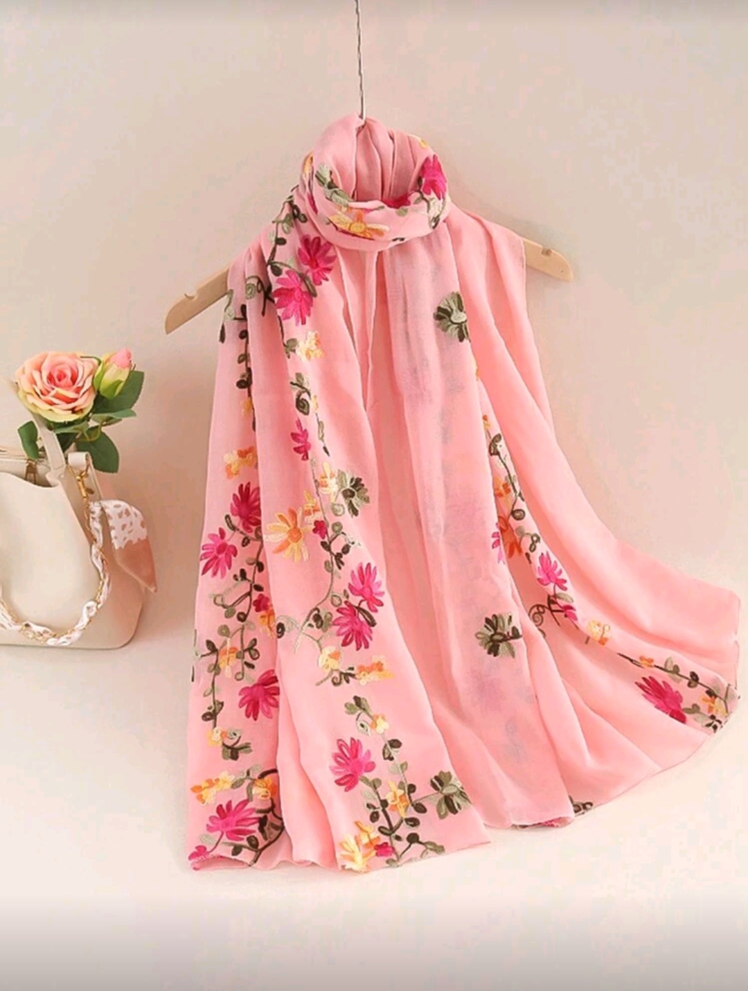 طرحة لون القرنفل