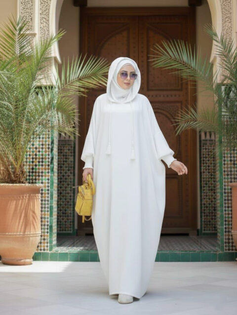 عباية نسائية أبيض