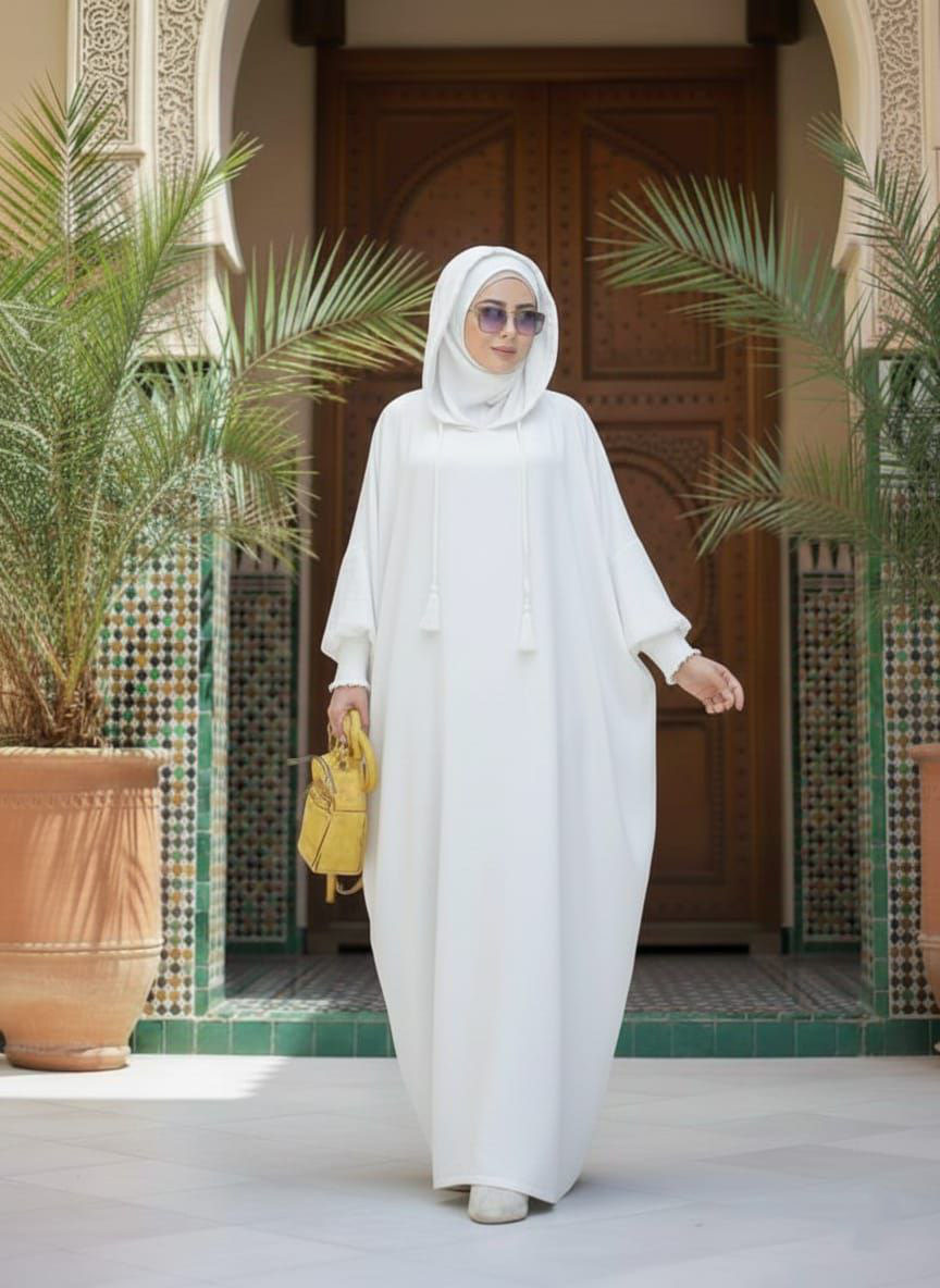 عباية نسائية أبيض