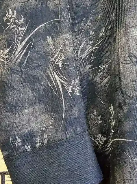 عباية نسائية بنقش السنابل الداكنة