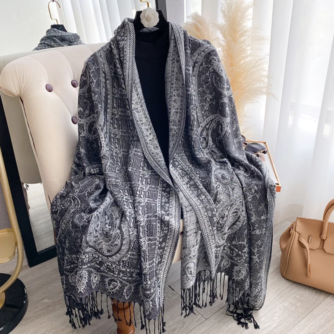 طرحه (شال) تراثي أنيق باللون الرصاصي