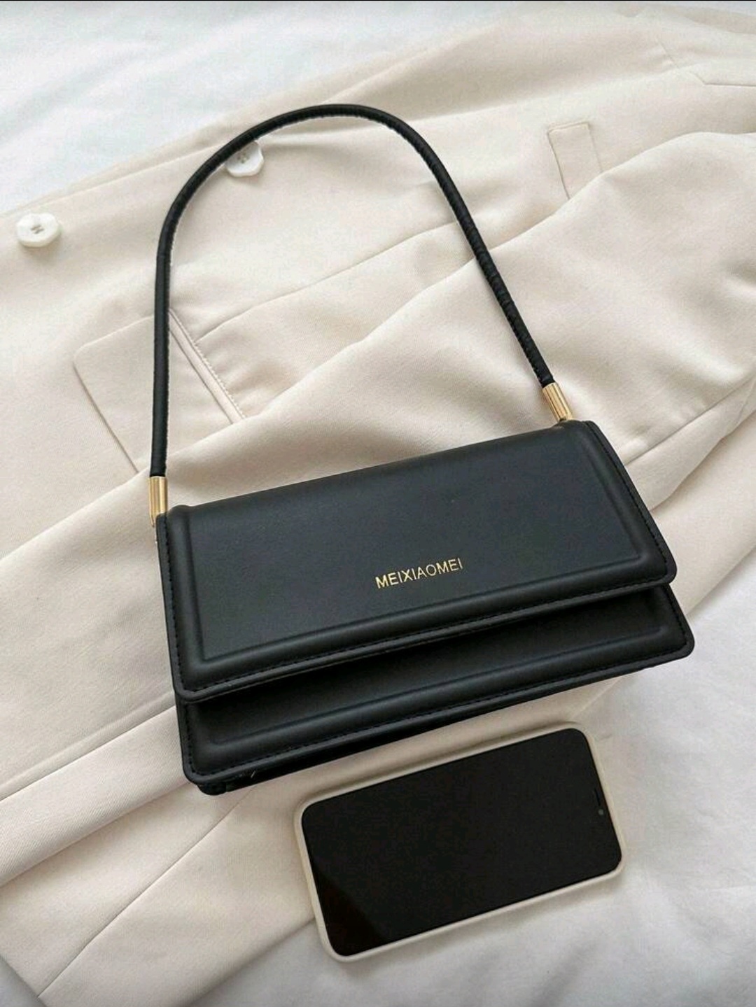 شنطة نسائية مربعه أنيقة بحزام كتف - الصورة 2