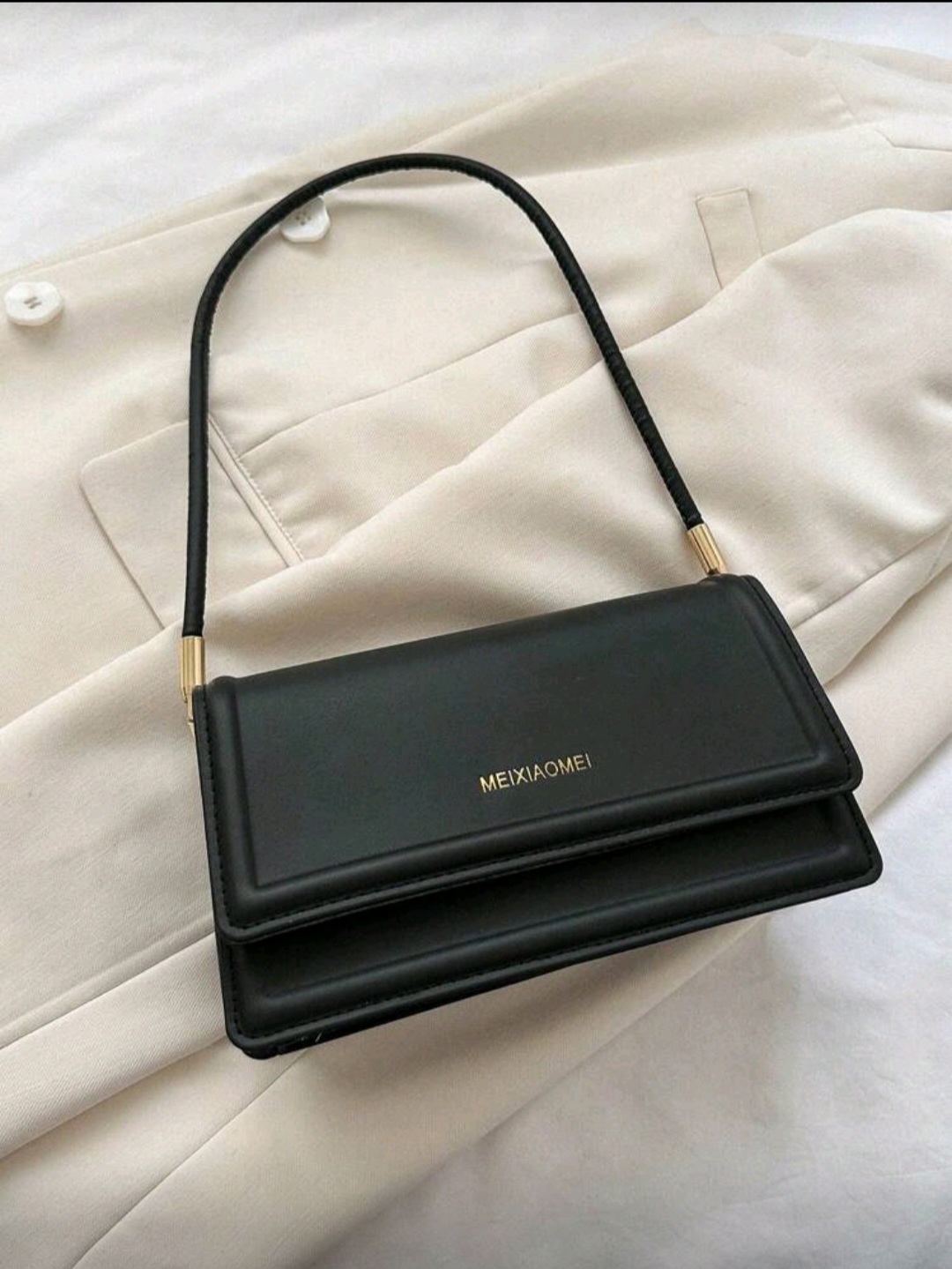 شنطة نسائية مربعه أنيقة بحزام كتف - الصورة 4