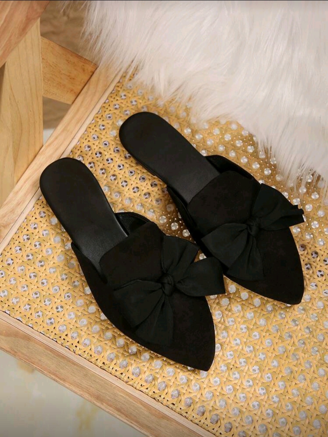 حذاء نسائي مسطح أسود بمقدمة مدببة مع فيونكة أنيقة - الصورة 2