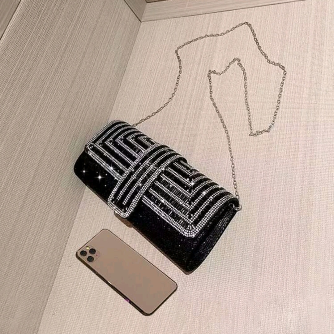 حقيبة كلتش نسائية فاخرة مرصعة بالراين ستون بتصميم مغلف أنيق - الصورة 3