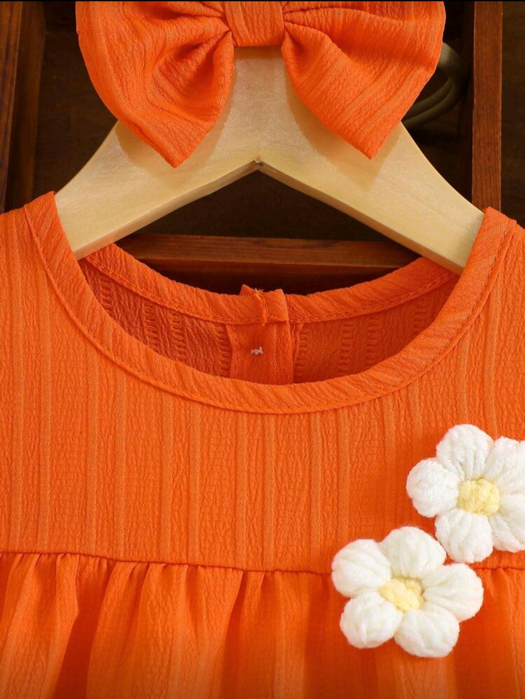 فستان أطفال بناتي برتقالي مزين بالزهور مع ربطة شعر - الصورة 3