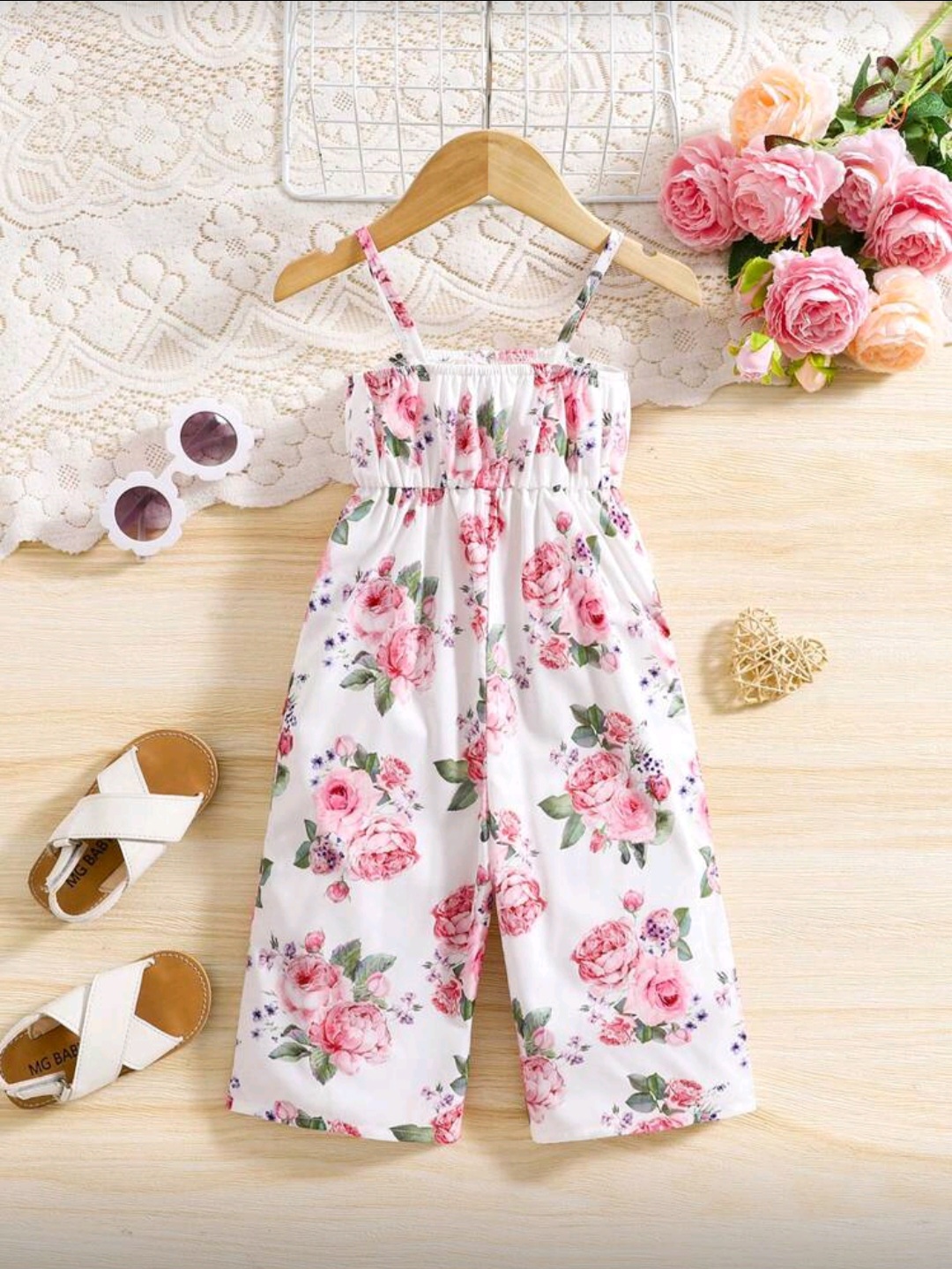 جمبسوت بنات صيفي بطبعة زهور أنيقة بحمالات رفيعة - الصورة 2