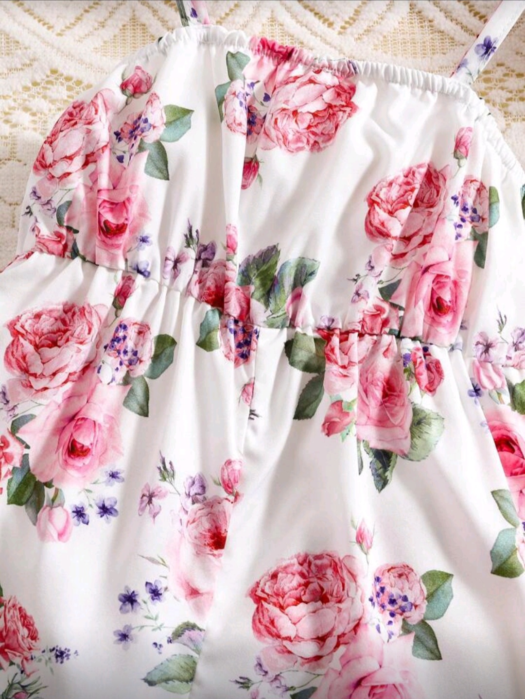 جمبسوت بنات صيفي بطبعة زهور أنيقة بحمالات رفيعة - الصورة 6