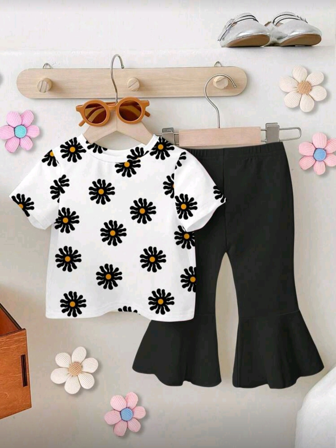 طقم بنات أنيق بطبعة الزهور مع بنطال أسود