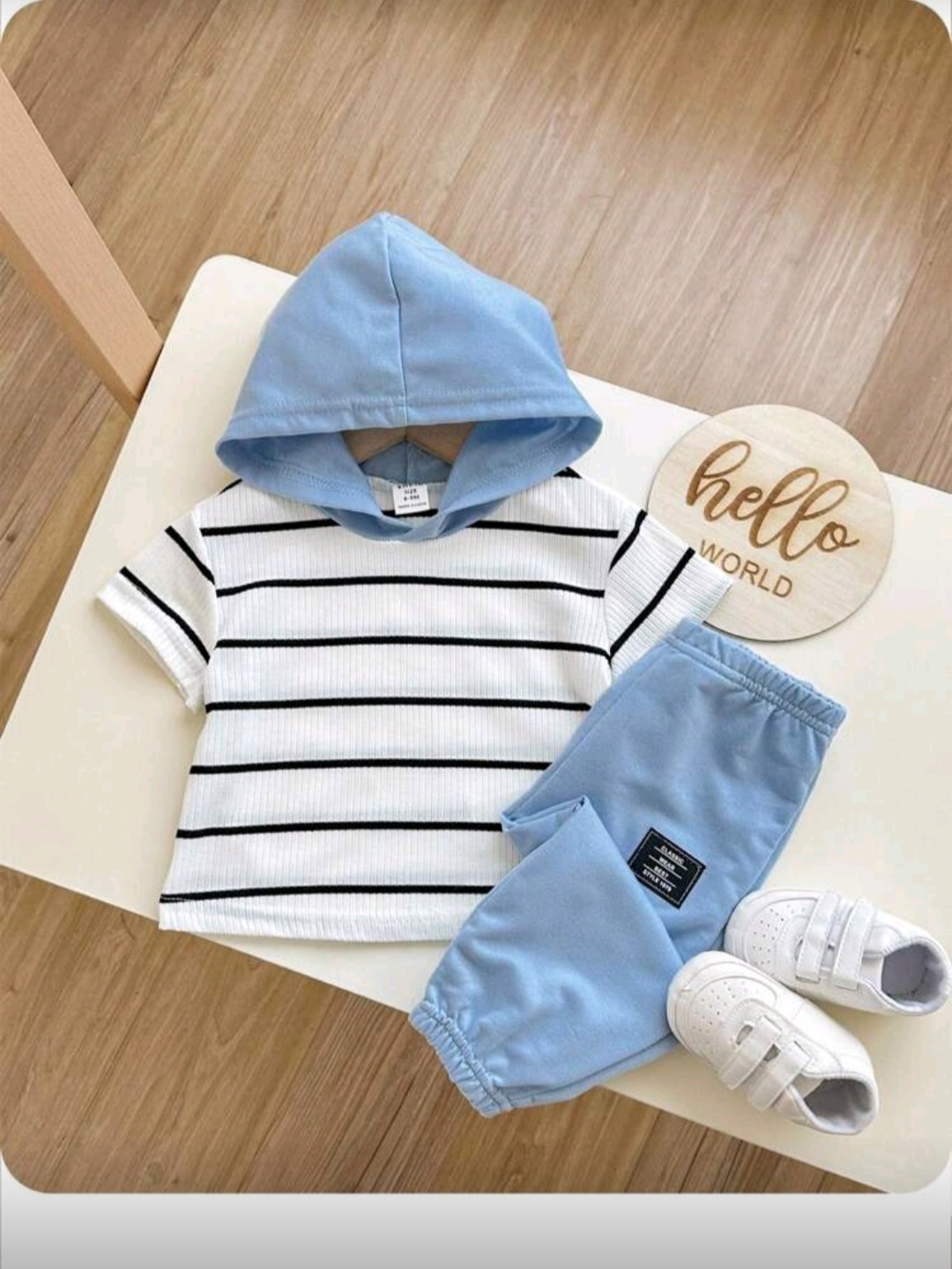 طقم أطفال كاجوال بقبعة مخططة قطعتين - الصورة 3