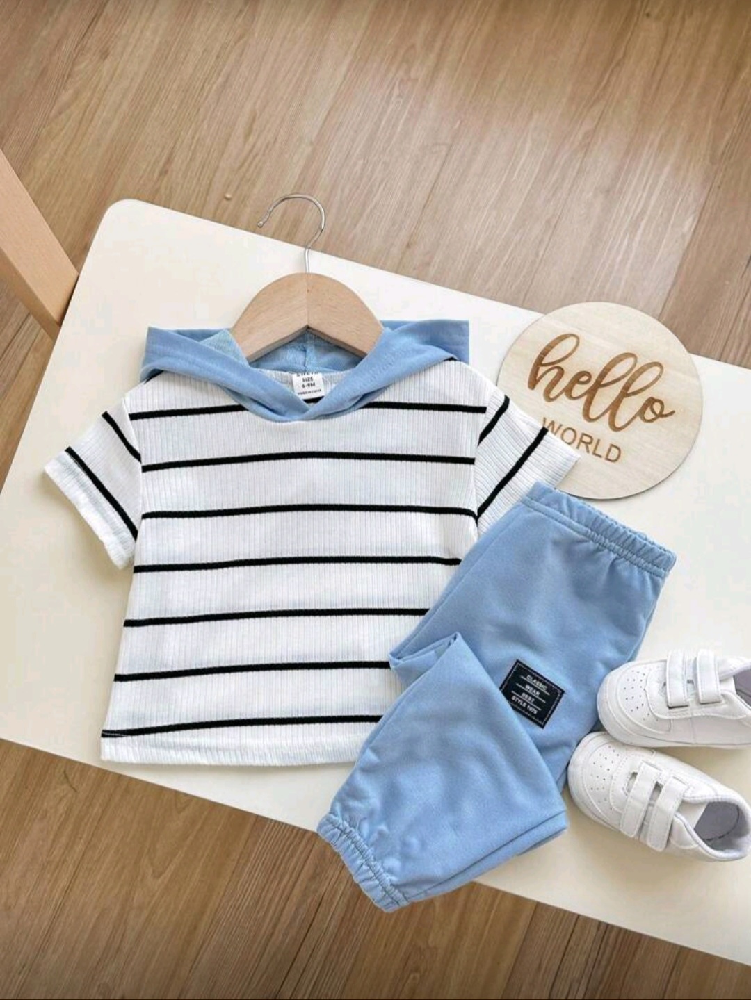 طقم أطفال كاجوال بقبعة مخططة قطعتين - الصورة 4