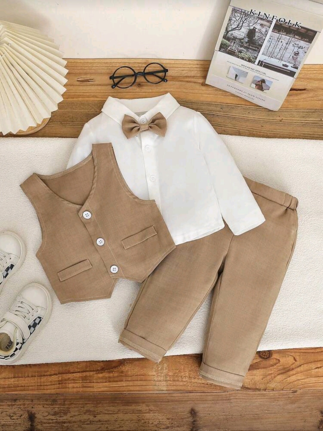 طقم أطفال رسمي أنيق مع فيست وبابيون