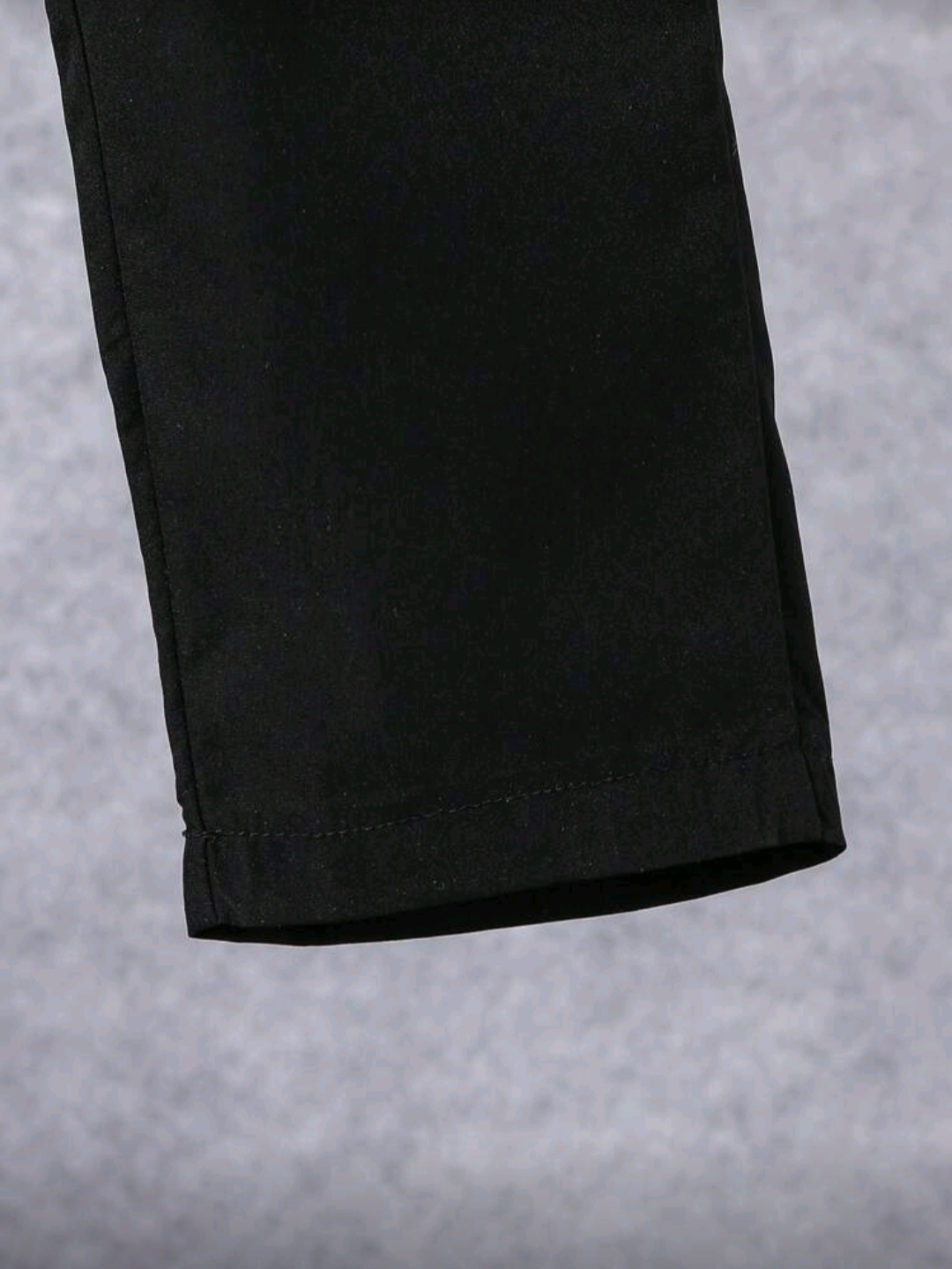 طقم أطفال أنيق مكون من قميص أصفر وبنطال أسود - الصورة 6